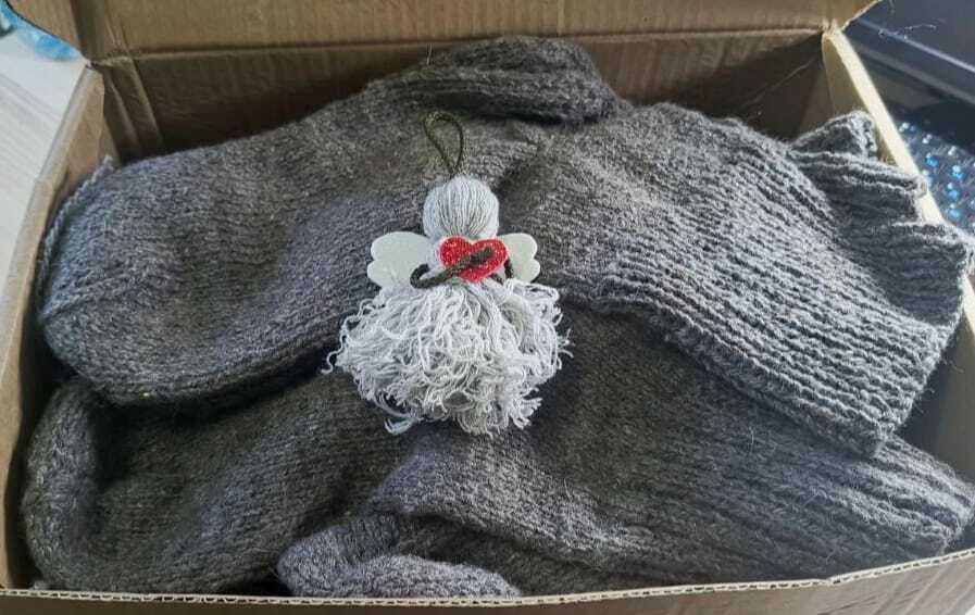 #СвоихНеБросаем