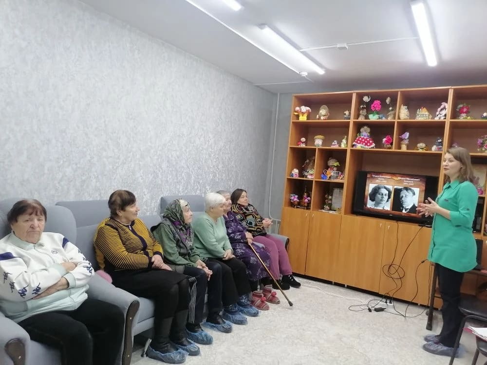 Библиотечный час