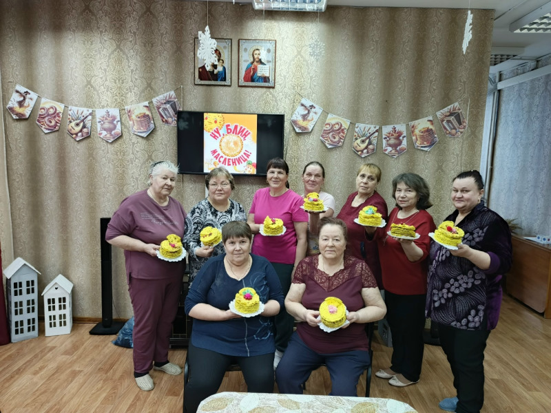 Шкатулка в виде стопки аппетитных реалистичных блинов из фетра