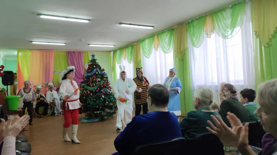      Новогоднее представление в отделении дневного пребывания.